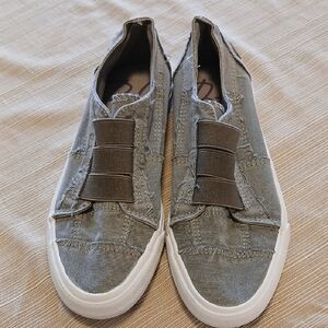 Blowfish Malibu Gray Slip-On Sneakers Size 7